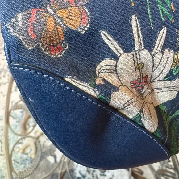GUCCI Navy Floral Clutch- Vintage EUC - Picture 3 of 13